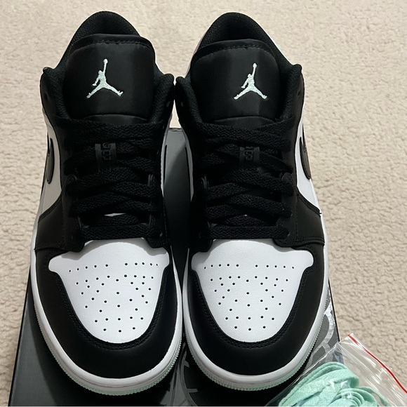 Air Jordan 1 "Tie Dye" - Picture 2 of 2